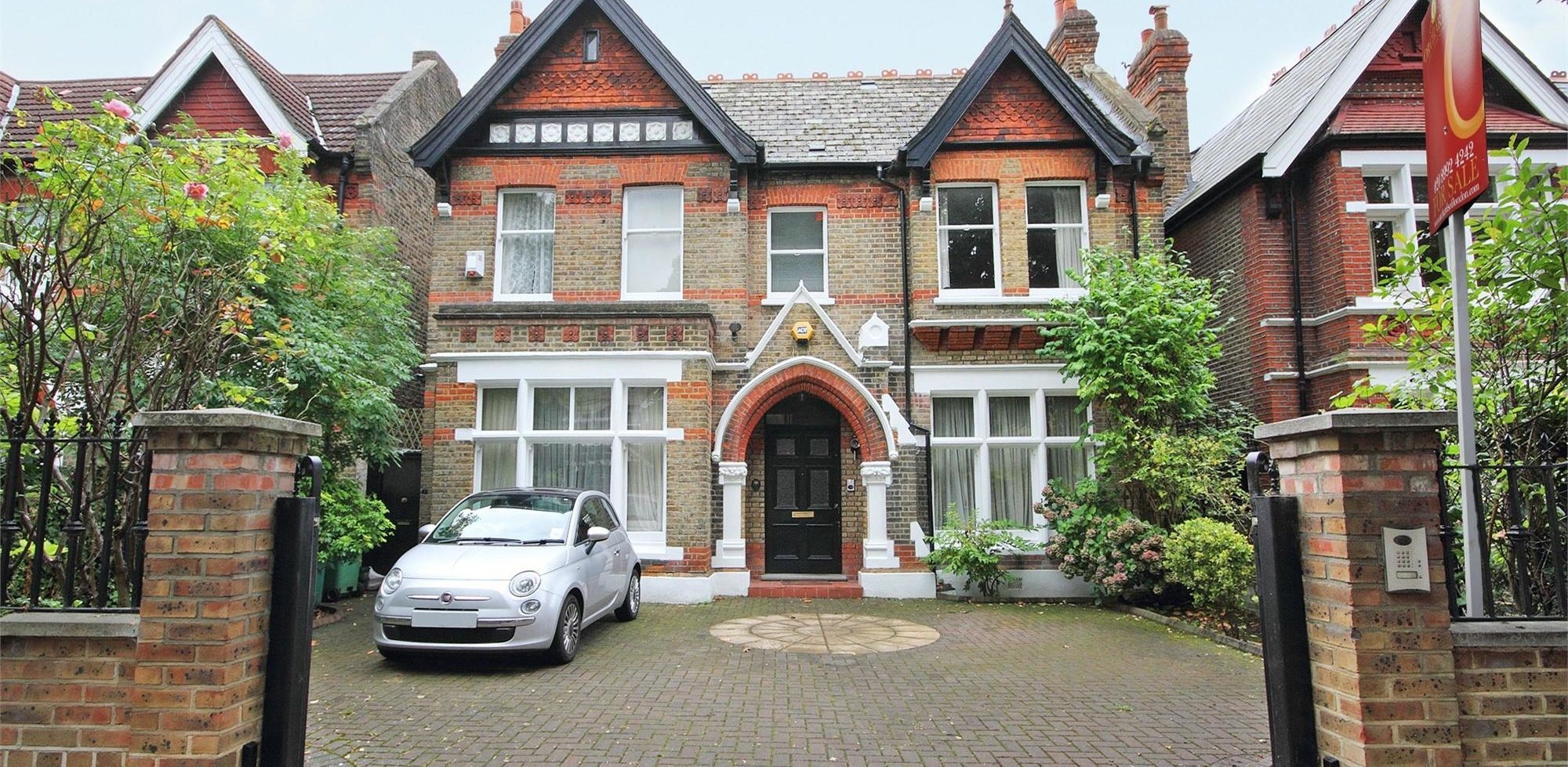 House For Sale in Woodville Road, Ealing