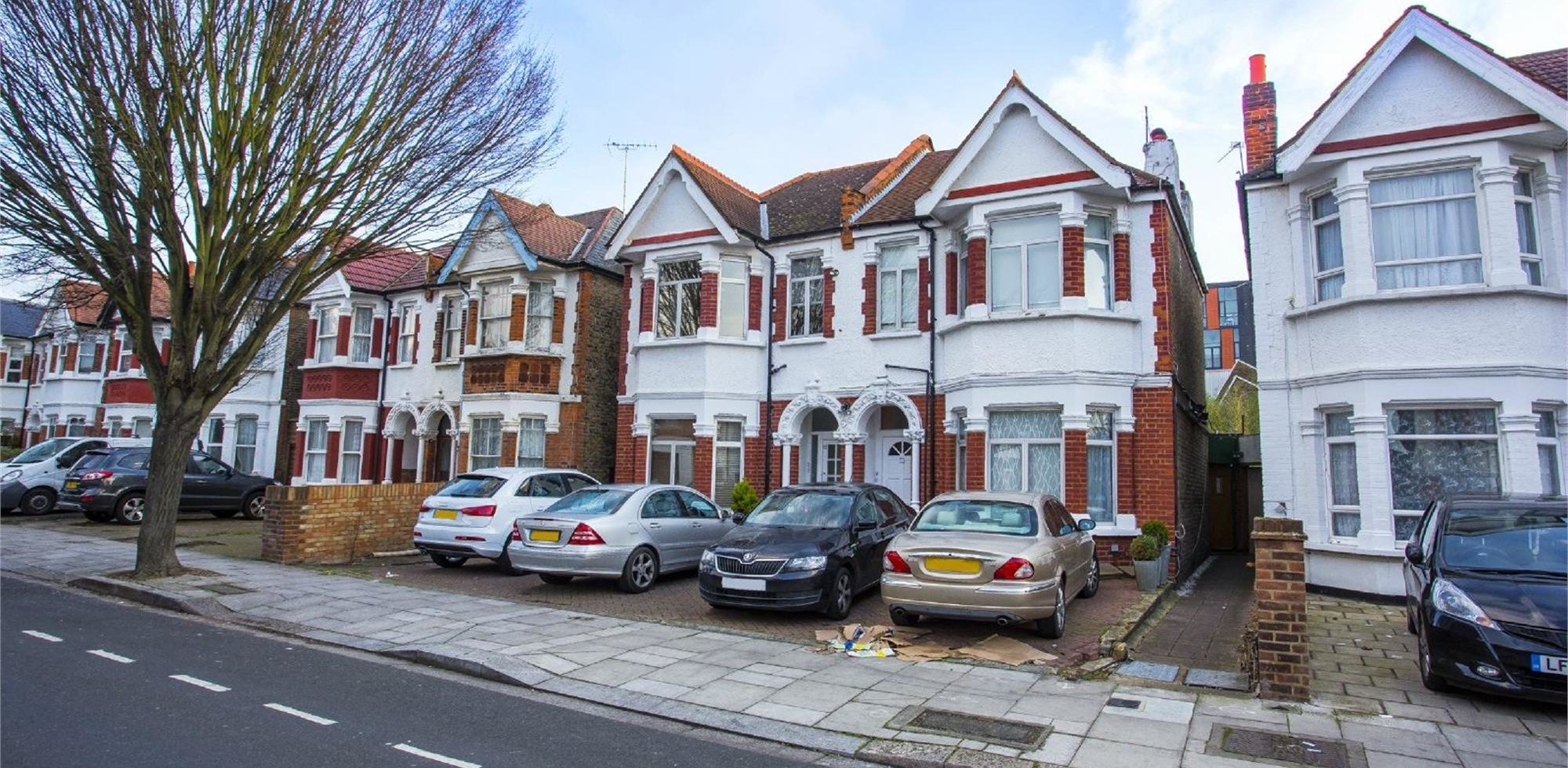 Flat To Rent in Agnes Road, Acton