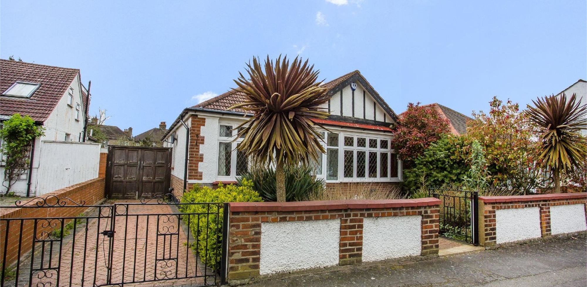 House To Rent in Balmoral Gardens, Ealing