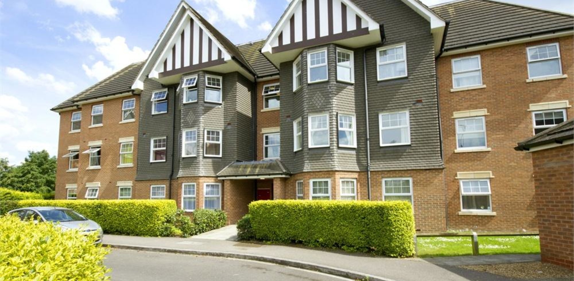 Flat To Rent in Boddington Gardens, Acton