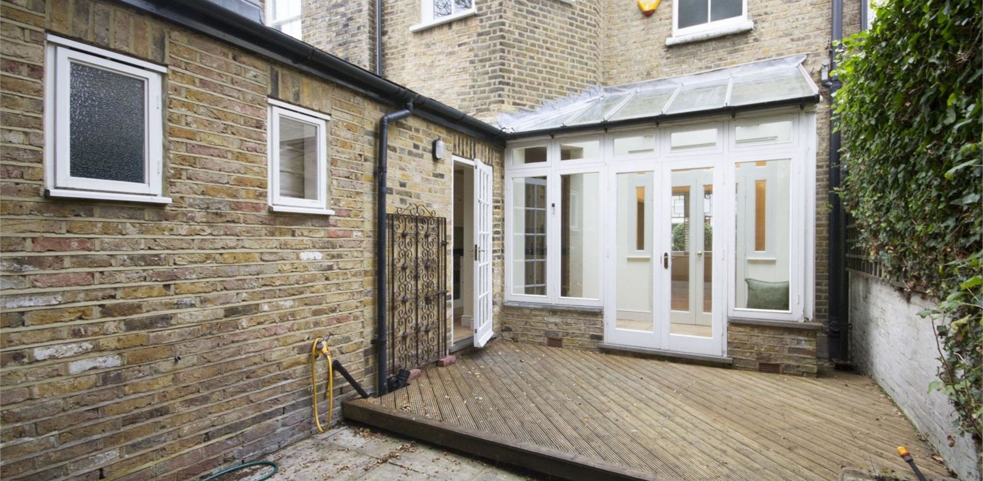 House To Rent in Brackley Road, Chiswick