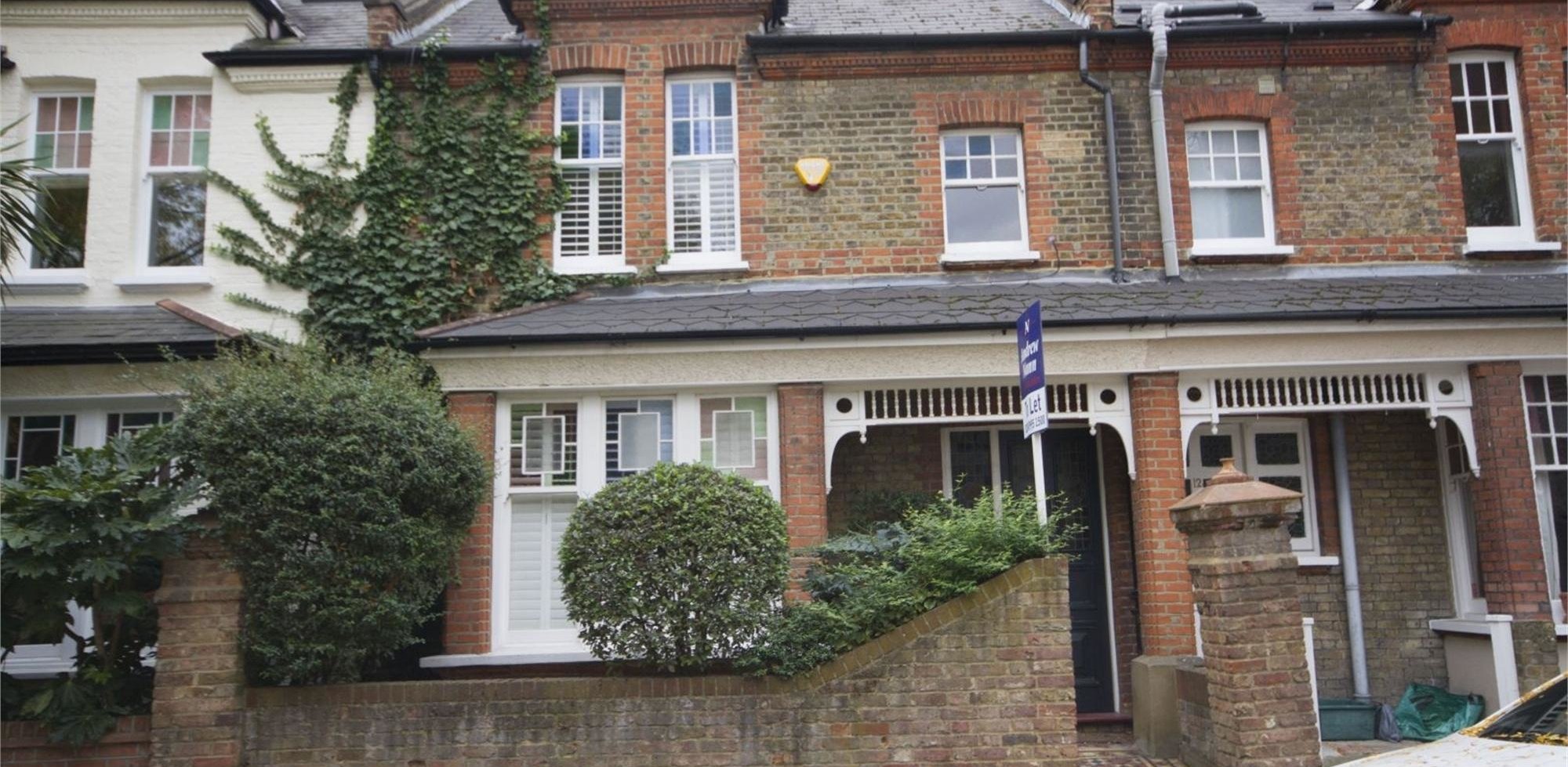 House To Rent in Brackley Road, Chiswick