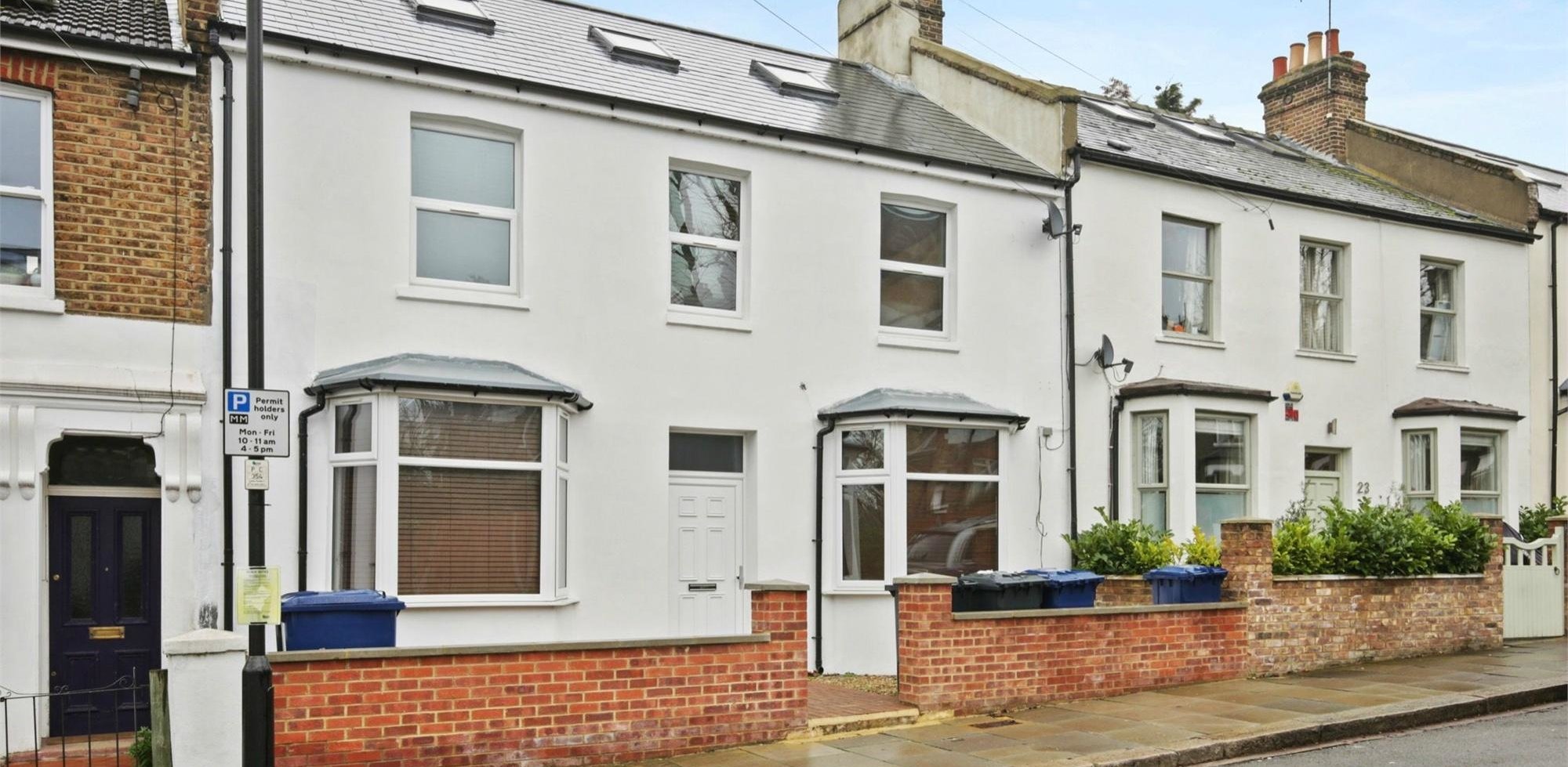 Flat To Rent in Brougham Road, Acton