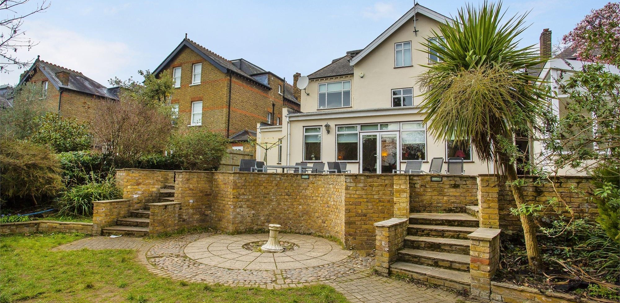 House To Rent in Carlton Road, Ealing