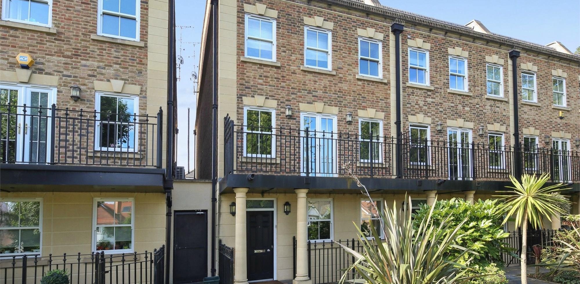 House To Rent in Castlebar Park, Ealing