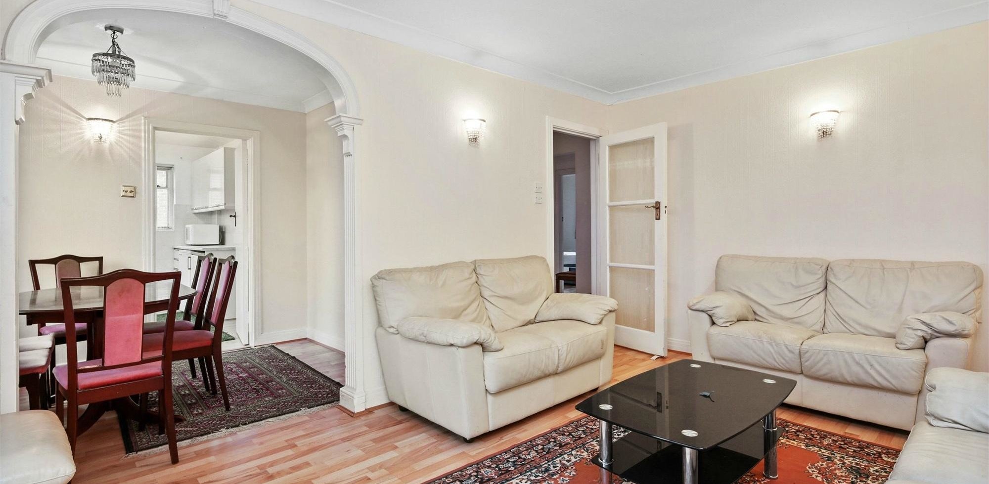 Flat To Rent in Chatsworth Road, Ealing