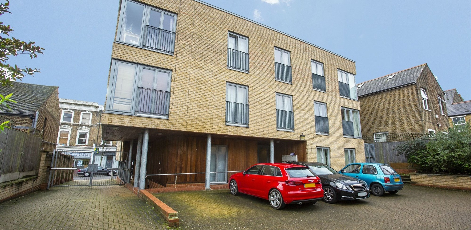 Flat To Rent in Churchfield Road, Acton, London, W3