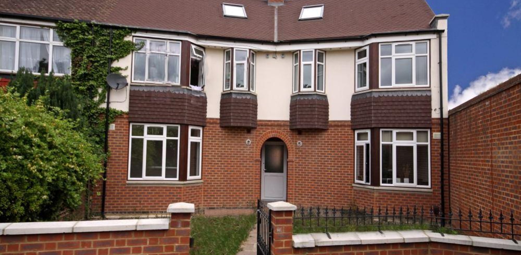 Flat To Rent in Cloister Road, Acton