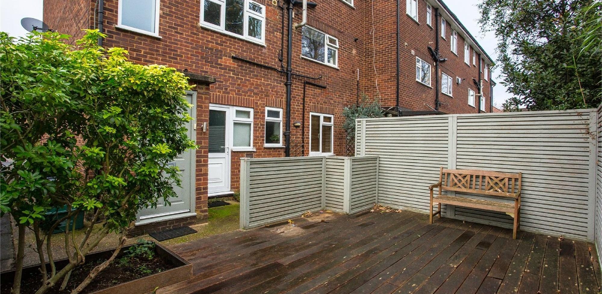 Flat To Rent in Coniston Close, Hartington Road, Chiswick