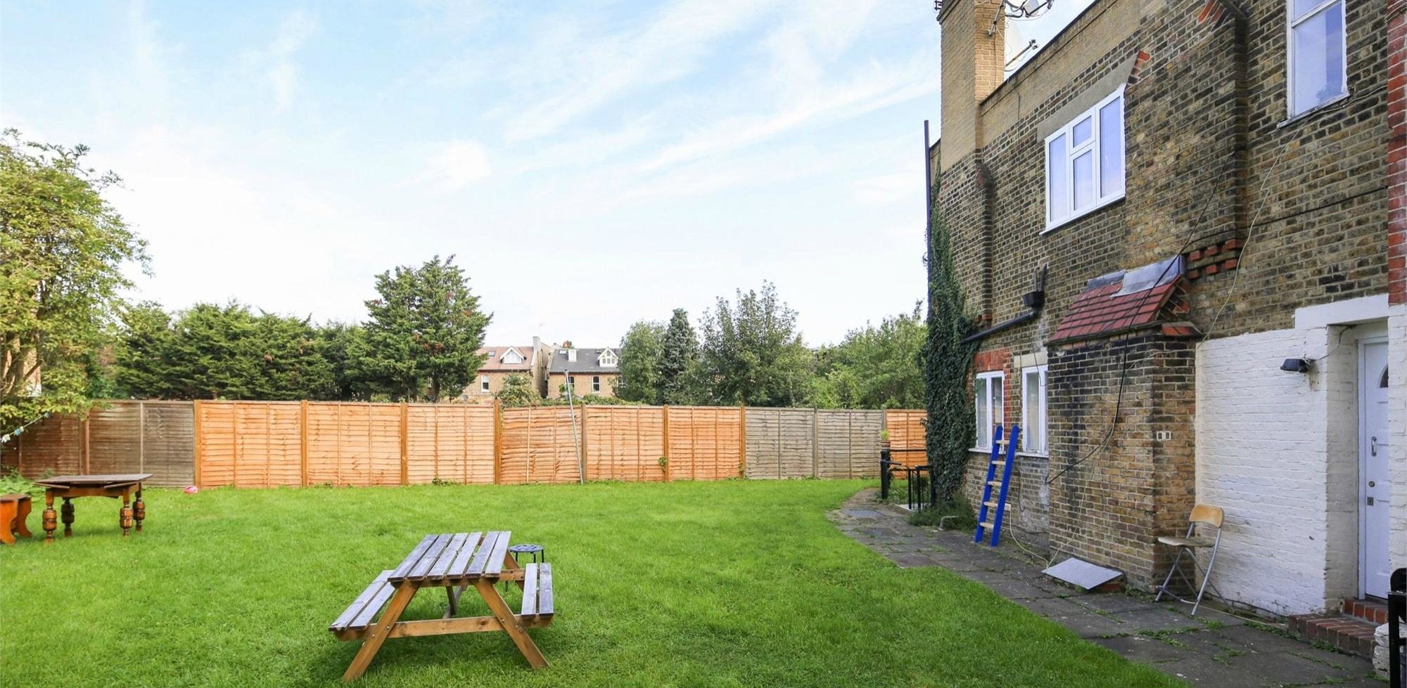 Flat To Rent in Creffield Road, Ealing