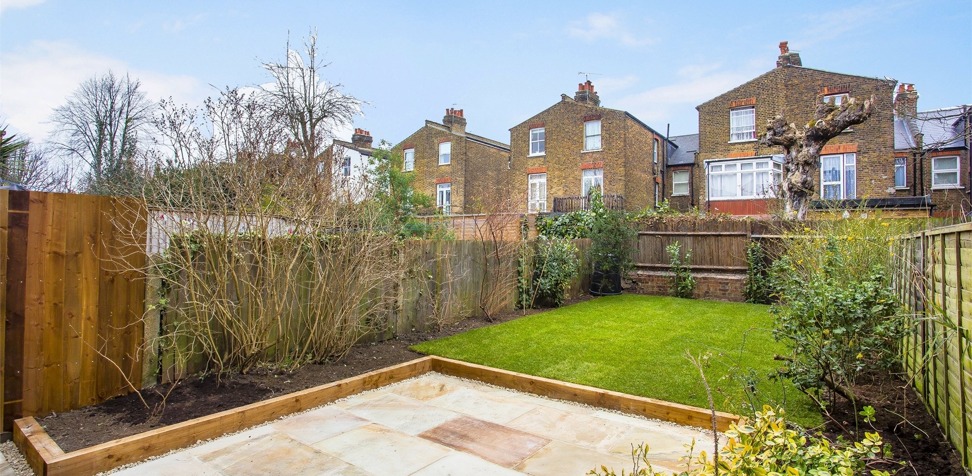 Flat To Rent in Cumberland Road, Acton, W3