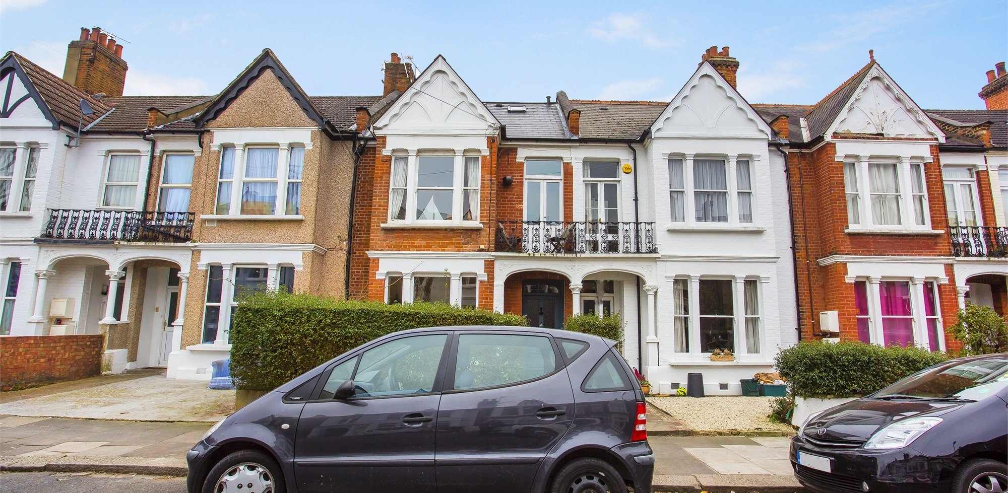 Flat To Rent in Cumberland Road, Acton, W3