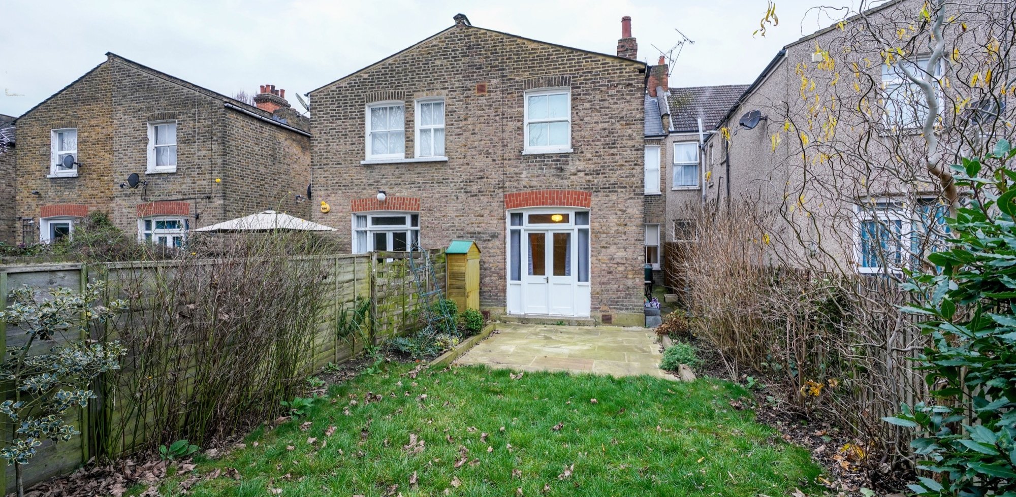 Flat To Rent in Cumberland Road, Acton, W3