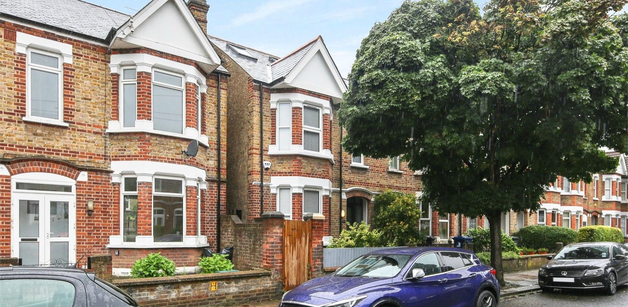 House To Rent in Deans Road, Hanwell