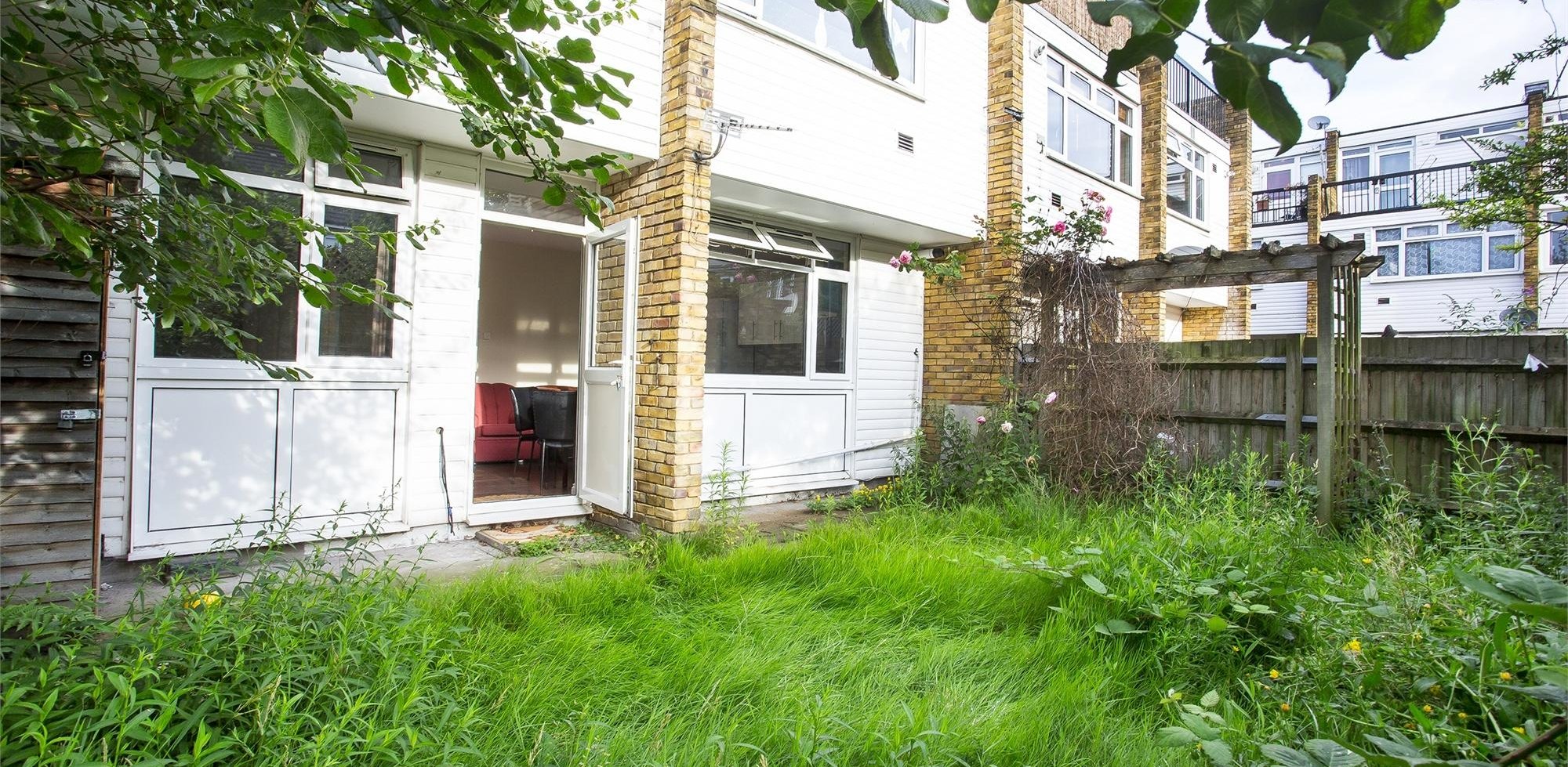 Flat To Rent in Devonport Road, Shepherds Bush
