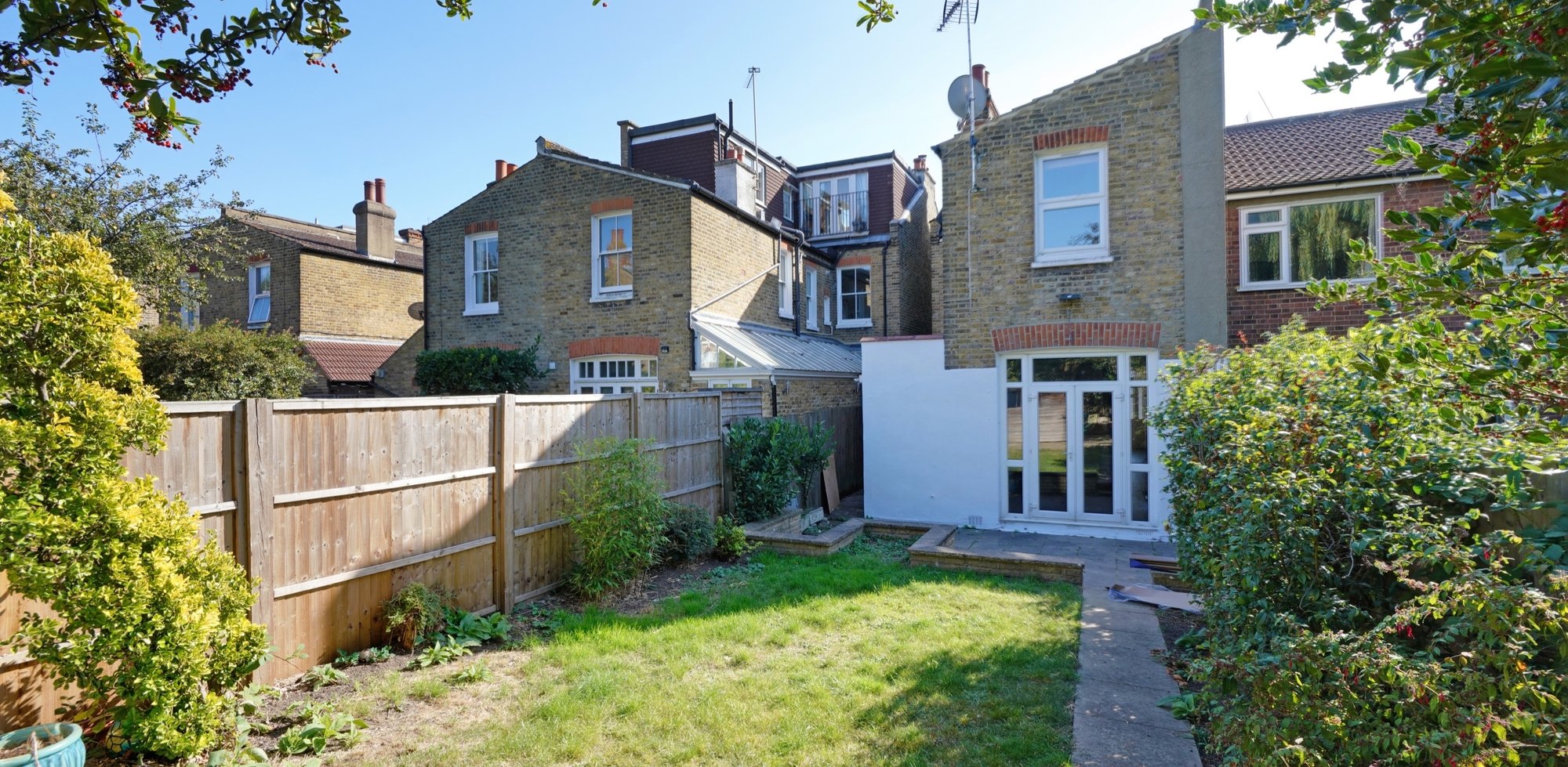 House To Rent in Egerton Gardens, Ealing, W13