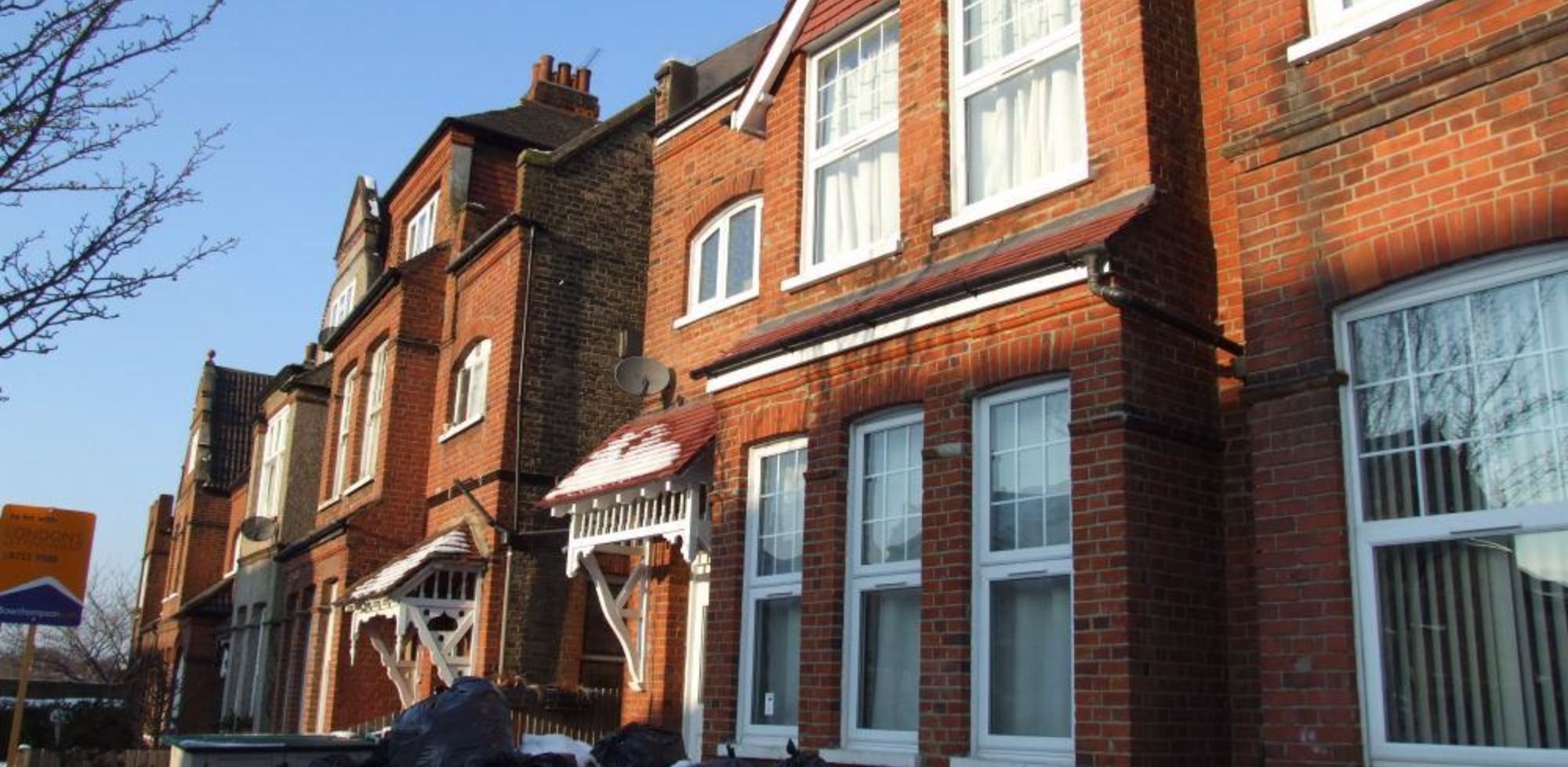 Flat To Rent in Emanuel Avenue, Acton