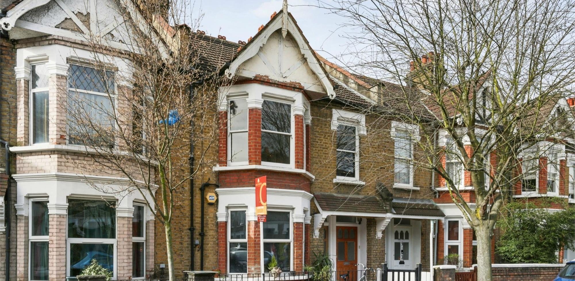 Flat To Rent in Eynham Road, Shepherds Bush