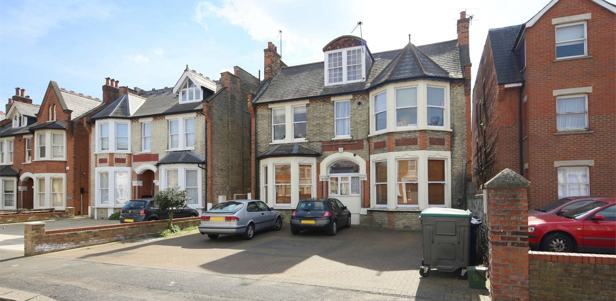 Flat To Rent in Freeland Road, Ealing