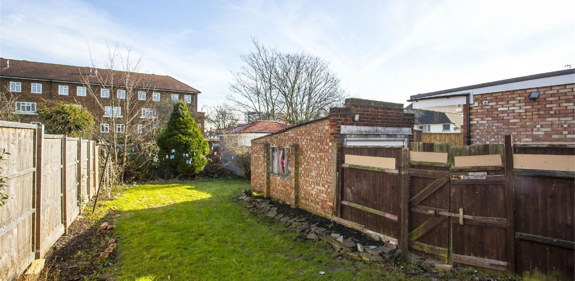 House To Rent in Glendun Road, Acton