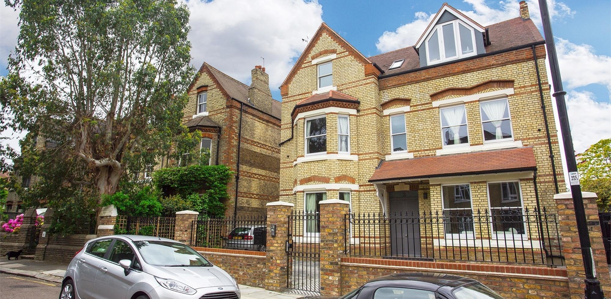 House To Rent in Grange Park, Ealing