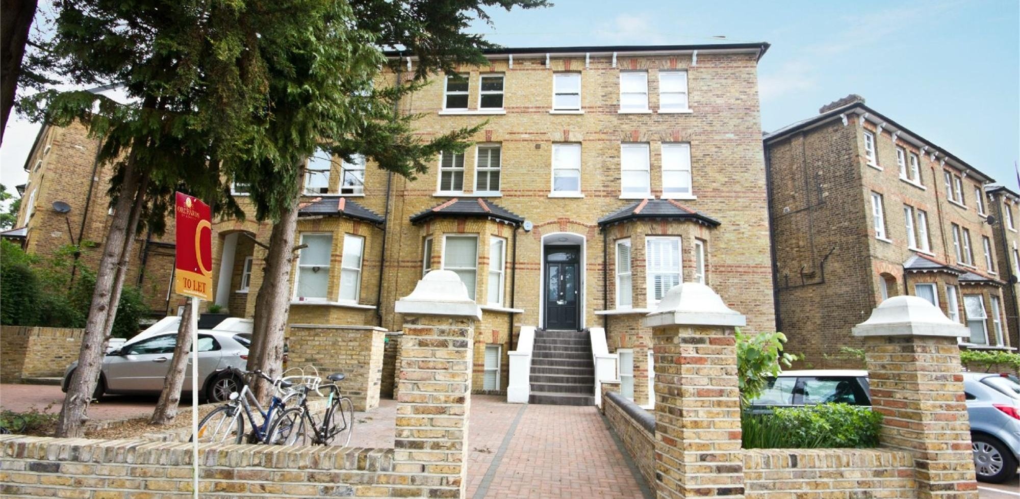Flat To Rent in Grange Park, Ealing
