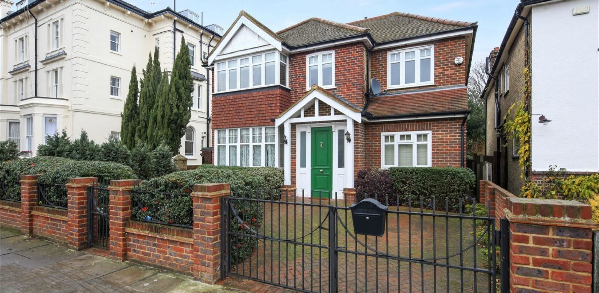 House To Rent in Grove Park Road, Chiswick