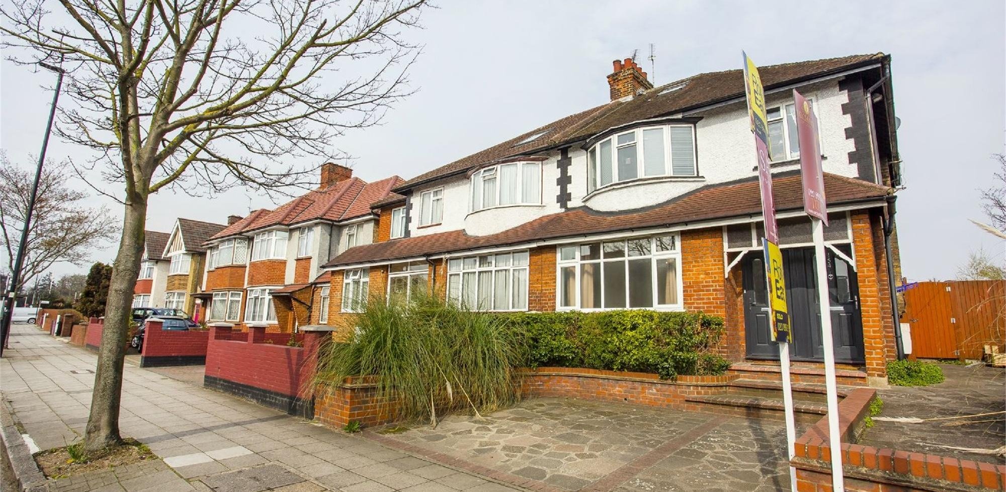 House To Rent in Gunnersbury Lane, Acton, W3