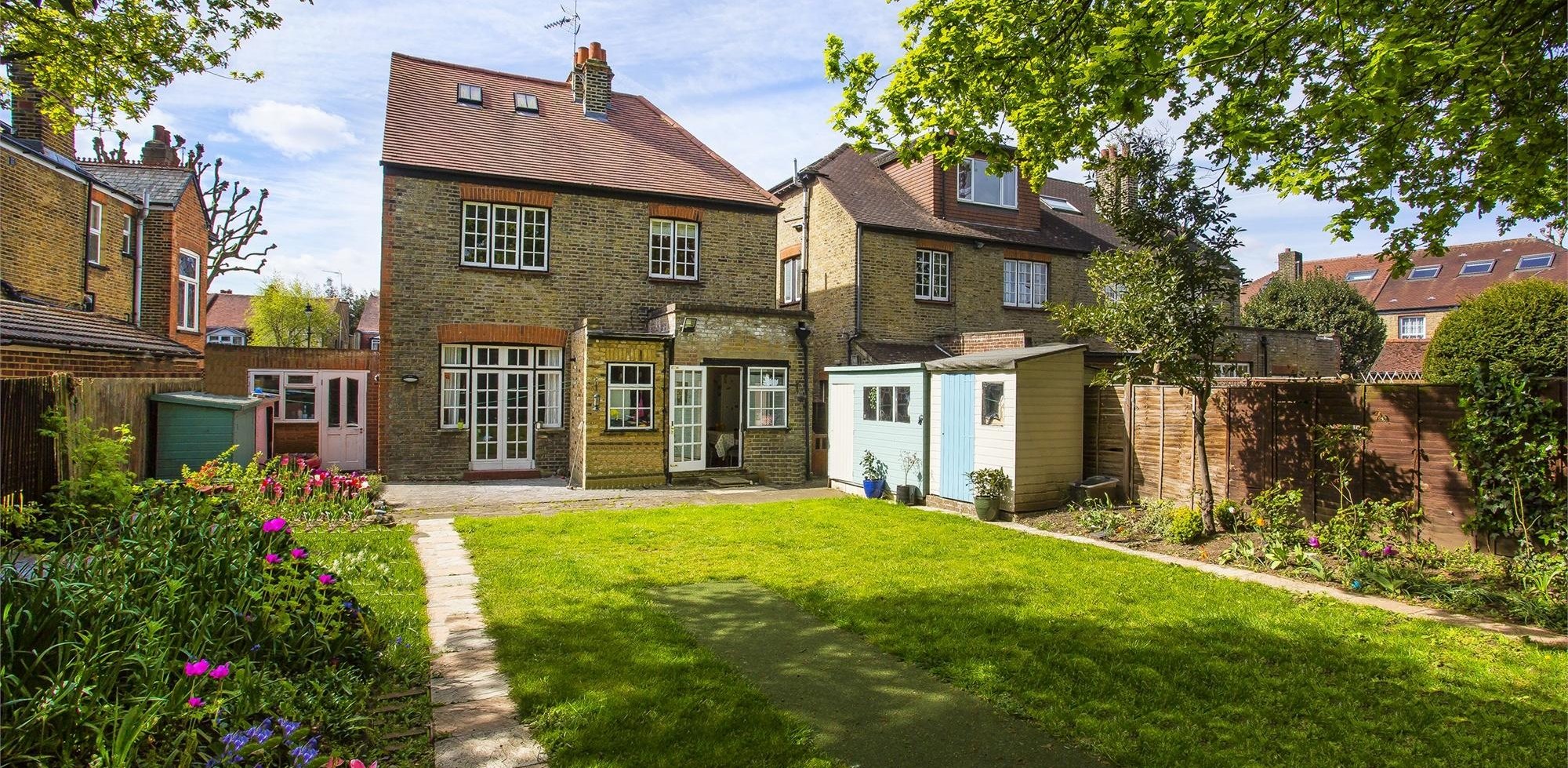 House To Rent in Heathfield Road, Acton