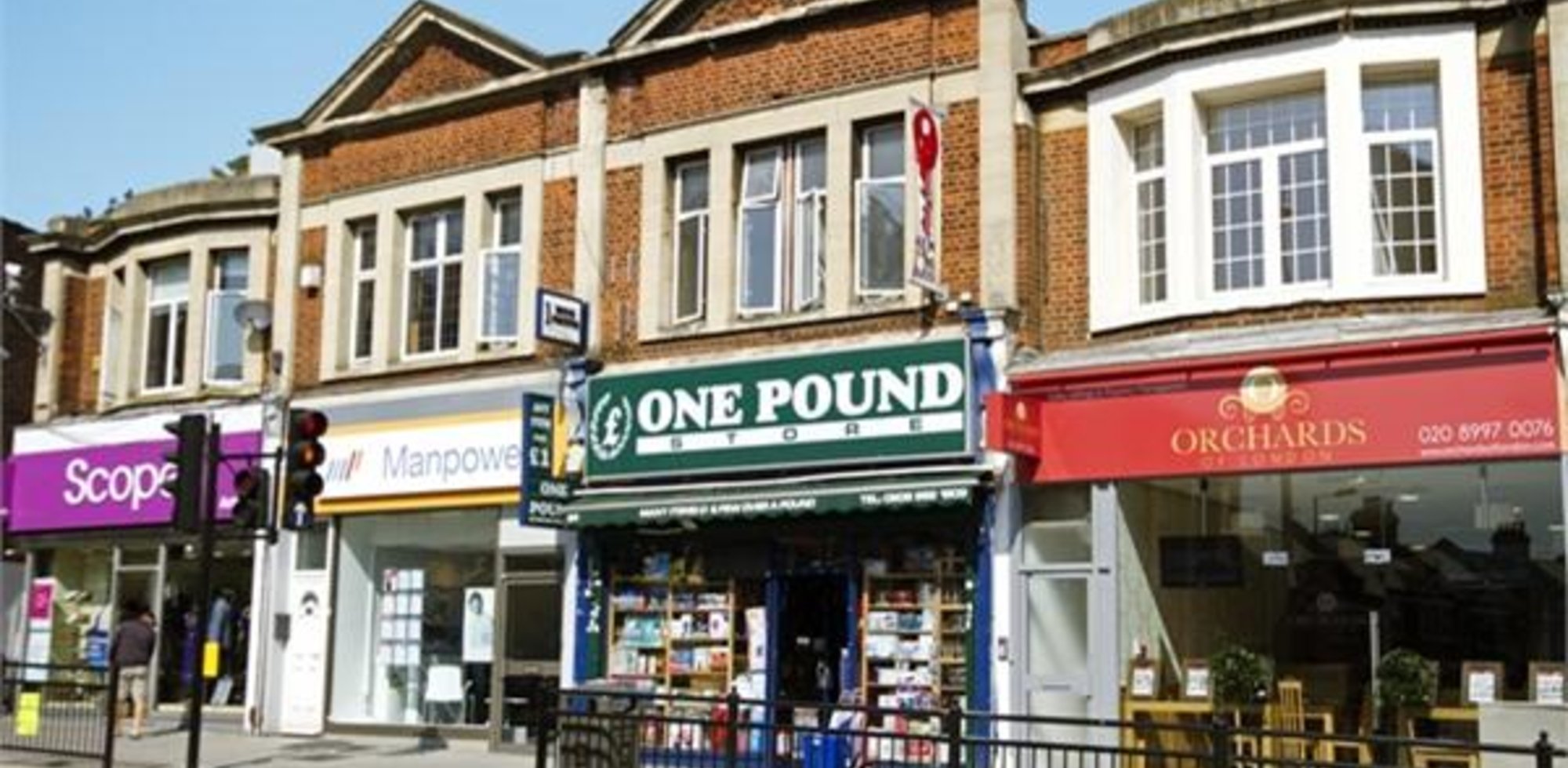 Flat To Rent in High Street, Acton