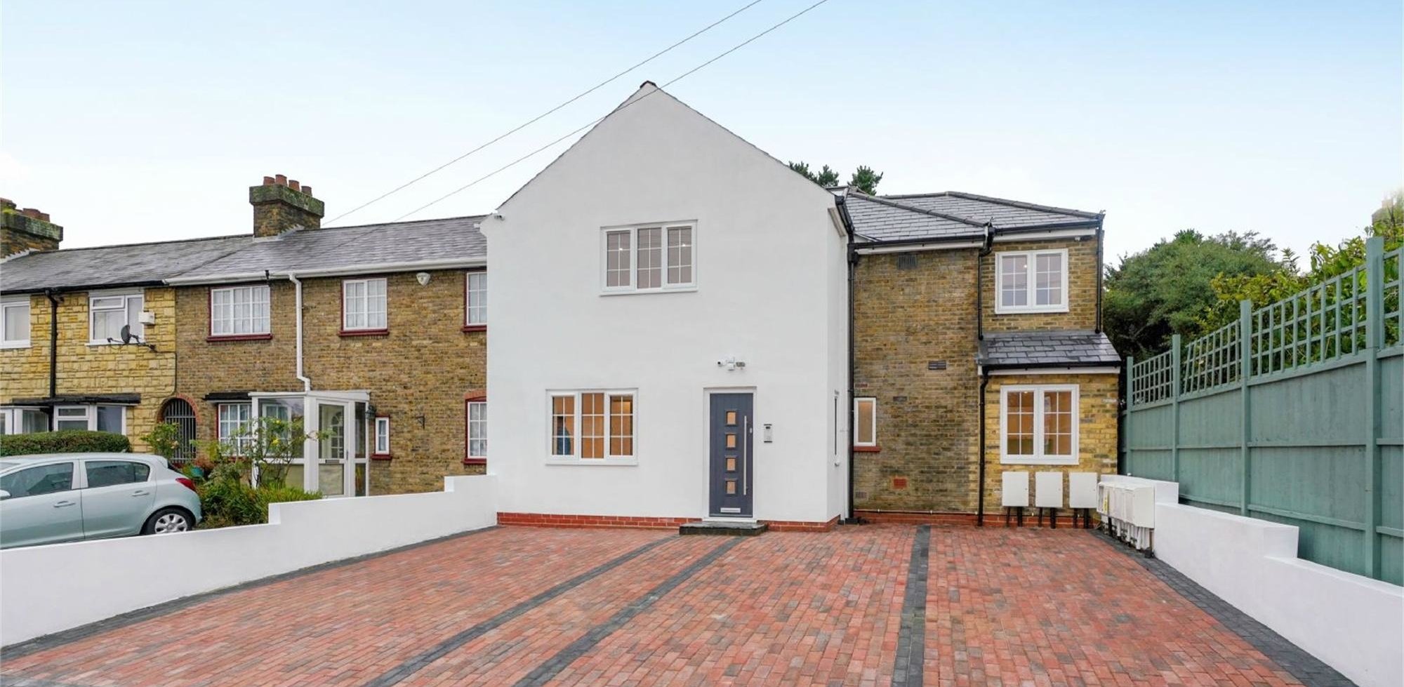 Flat To Rent in Hoylake Road