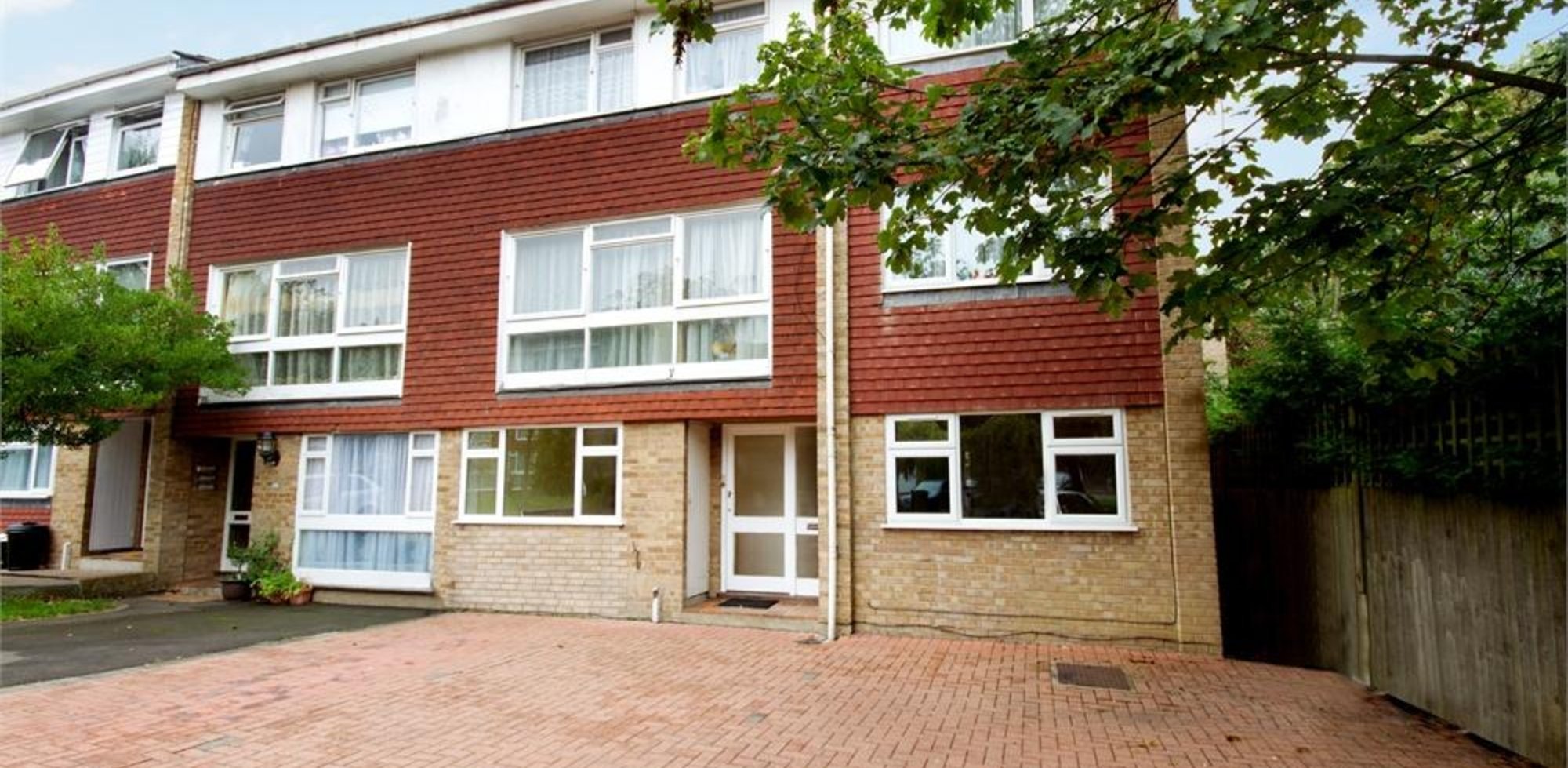 Flat To Rent in Lanark Close, Ealing
