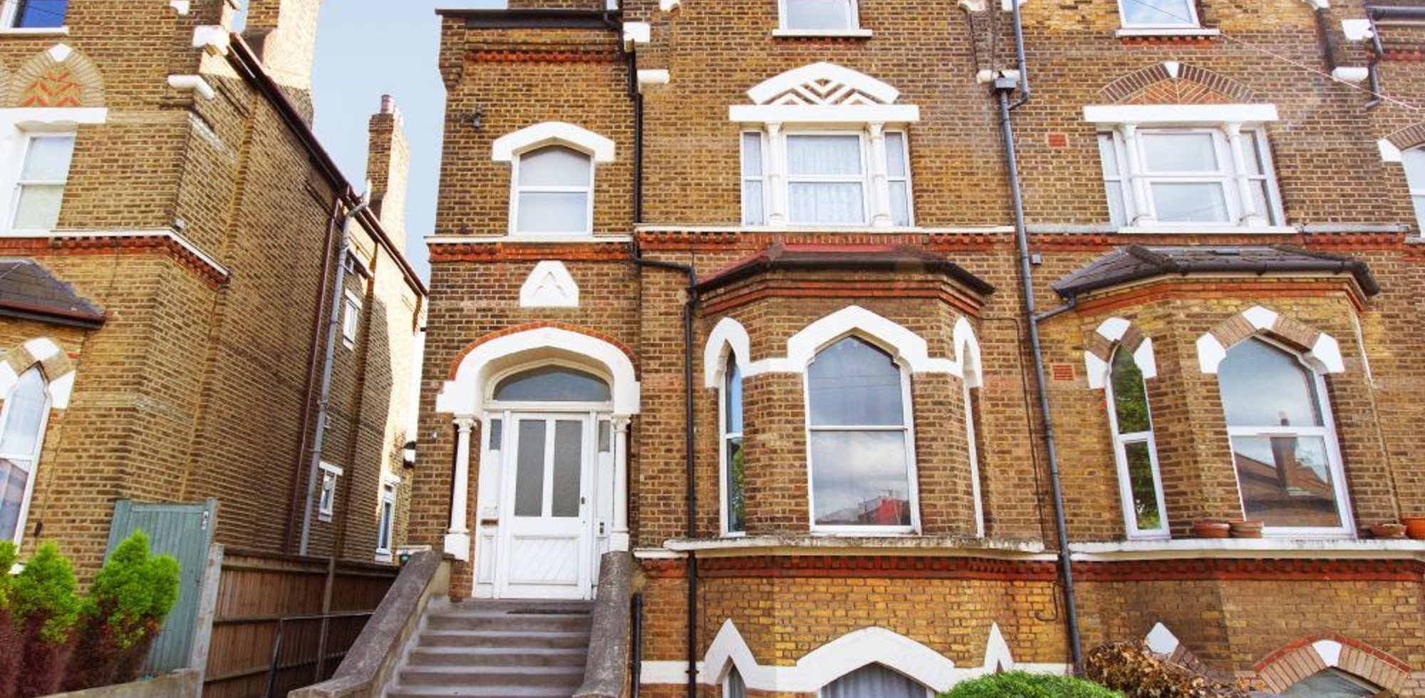 Flat To Rent in Leamington Park, Acton