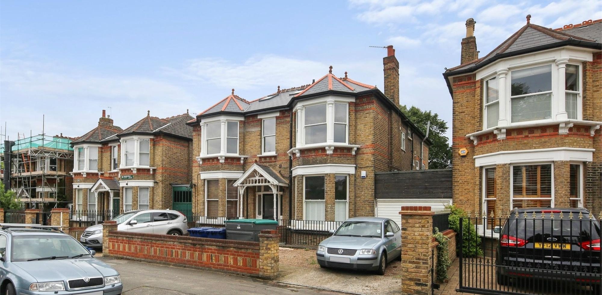 Flat To Rent in Longfield Road, Ealing