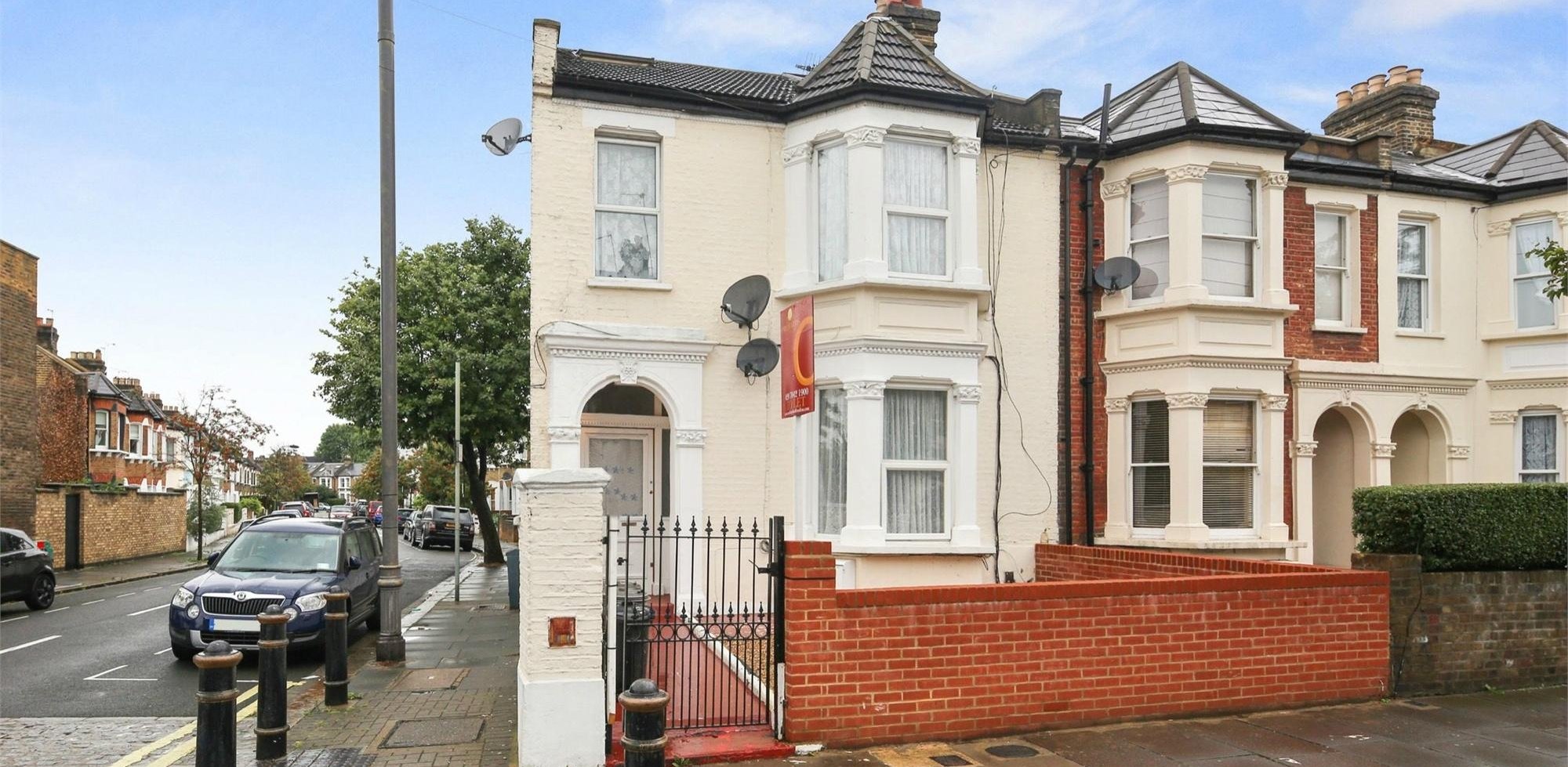 Flat To Rent in Percy Road, Shepherds Bush