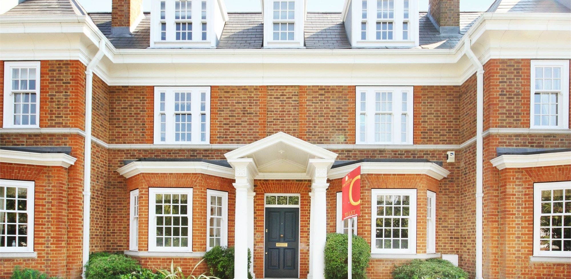 House To Rent in Redcliffe Gardens, Grove Park Road, Chiswick, W4