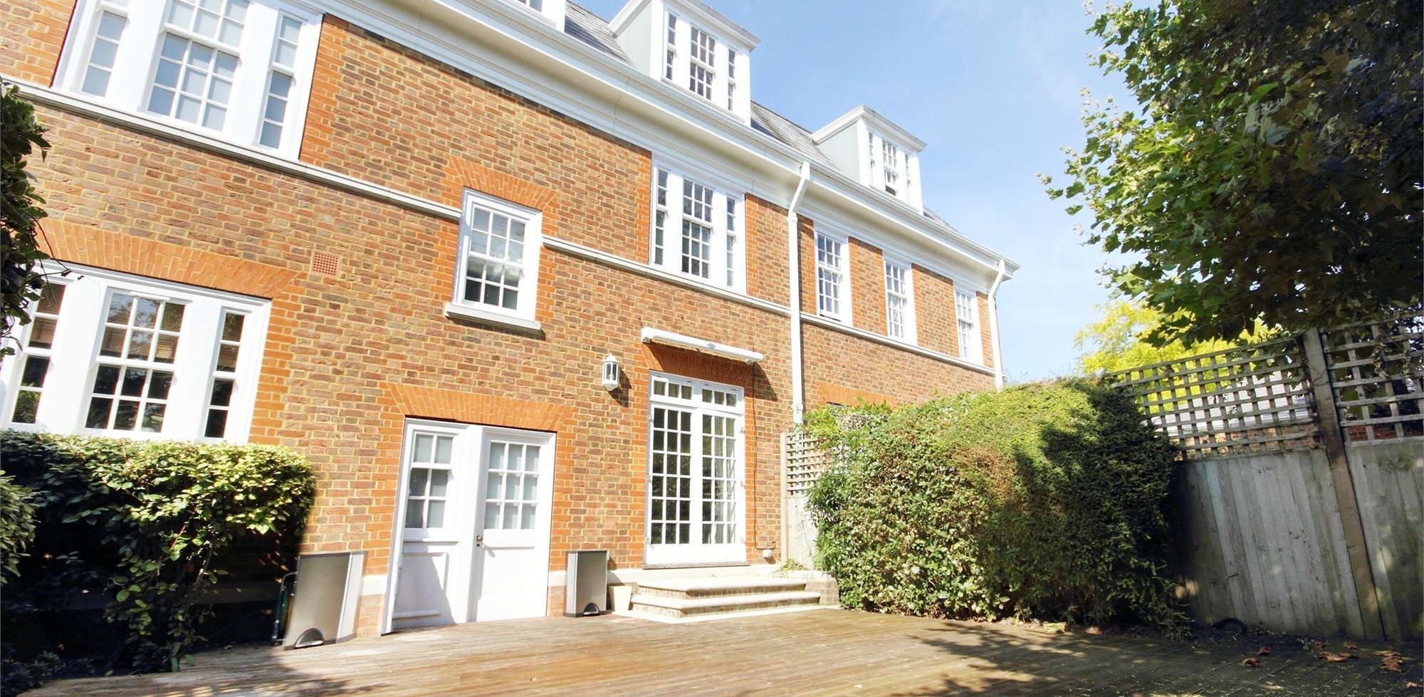 House To Rent in Redcliffe Gardens, Grove Park Road, Chiswick, W4