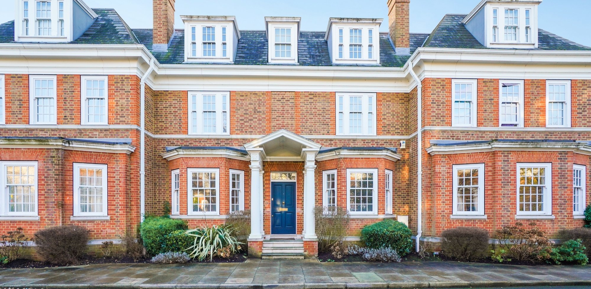 House To Rent in Redcliffe Gardens, Grove Park Road, Chiswick, W4