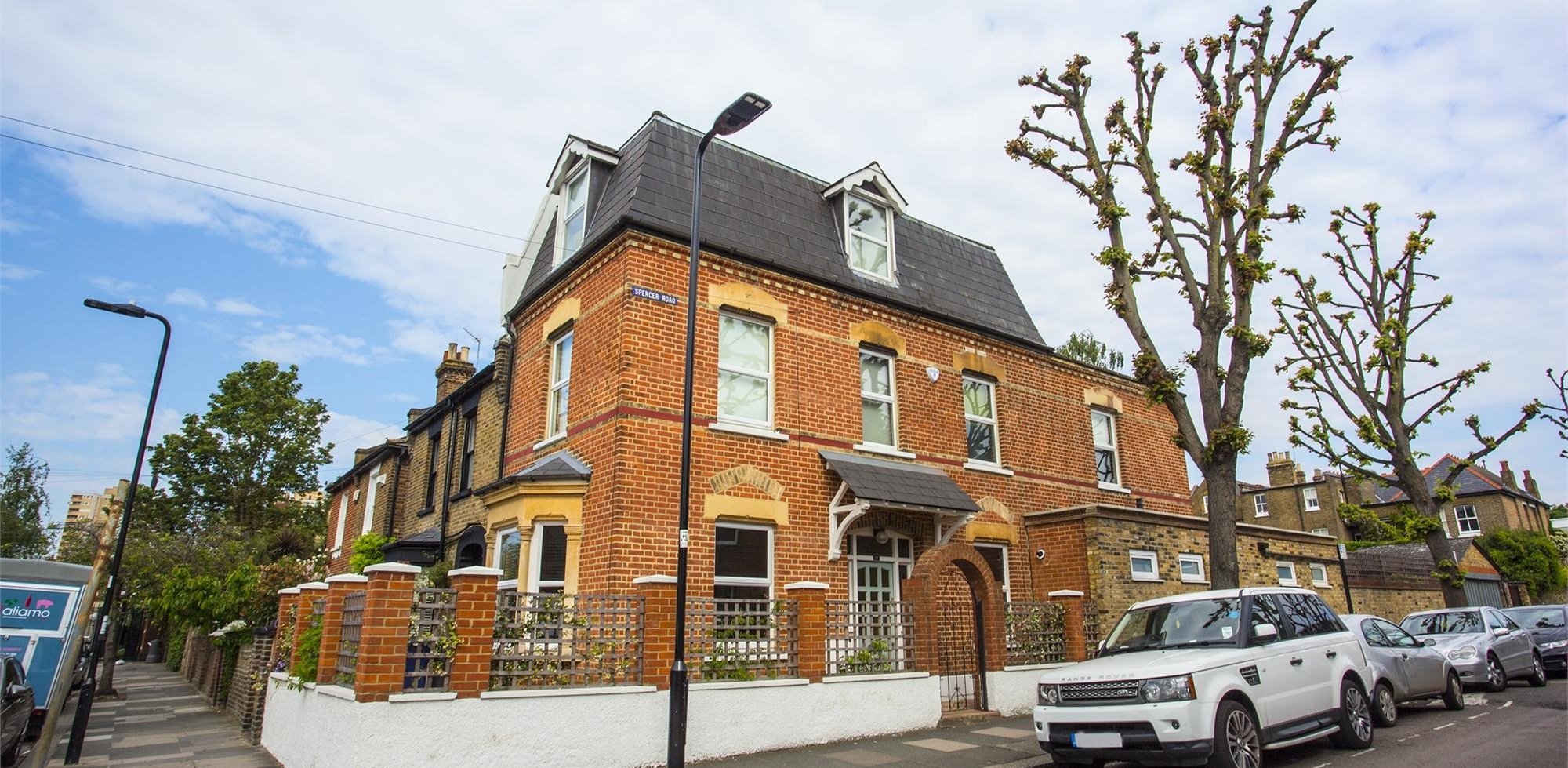 House To Rent in Spencer Road, Acton