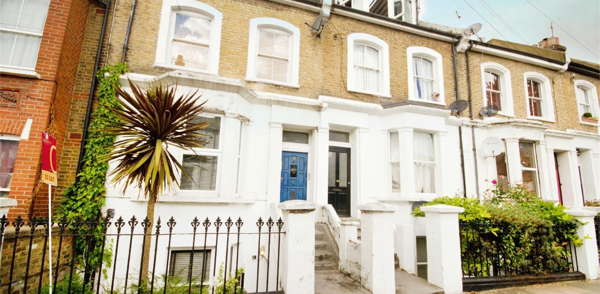 Flat To Rent in Spencer Road, Acton