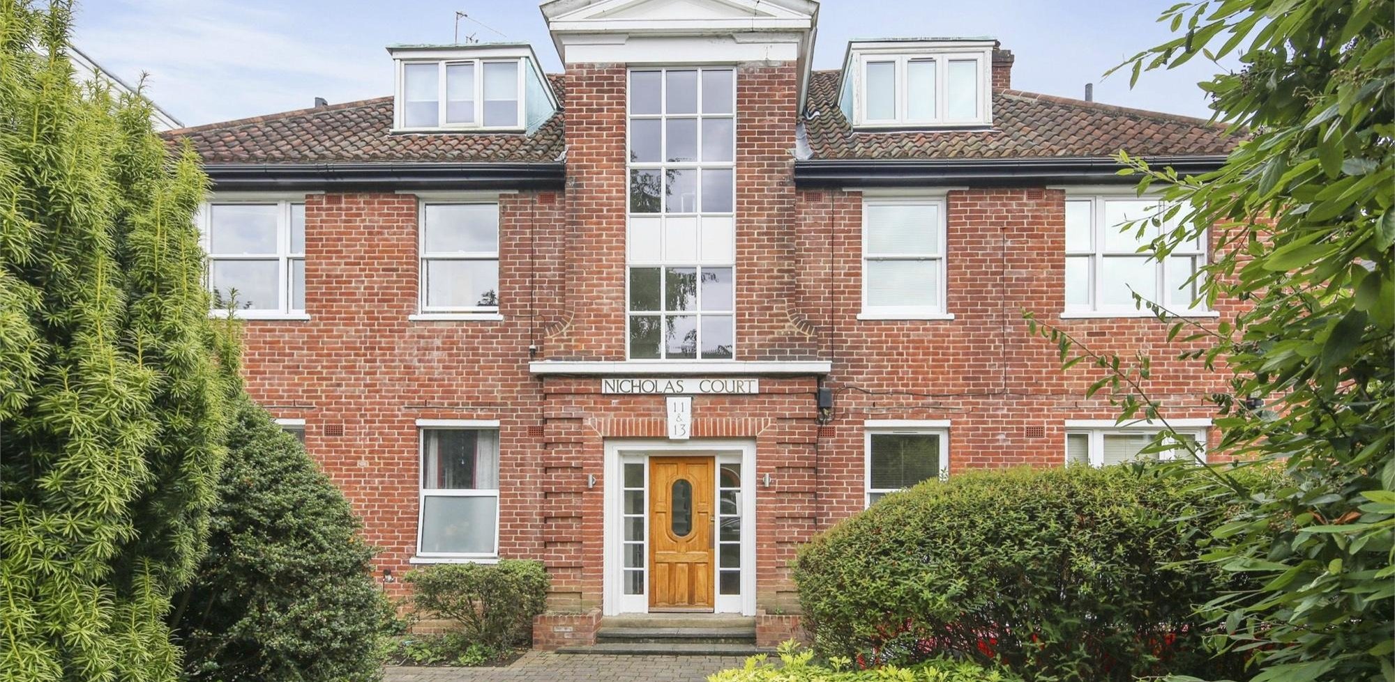 Flat To Rent in St Leonards Road, Ealing