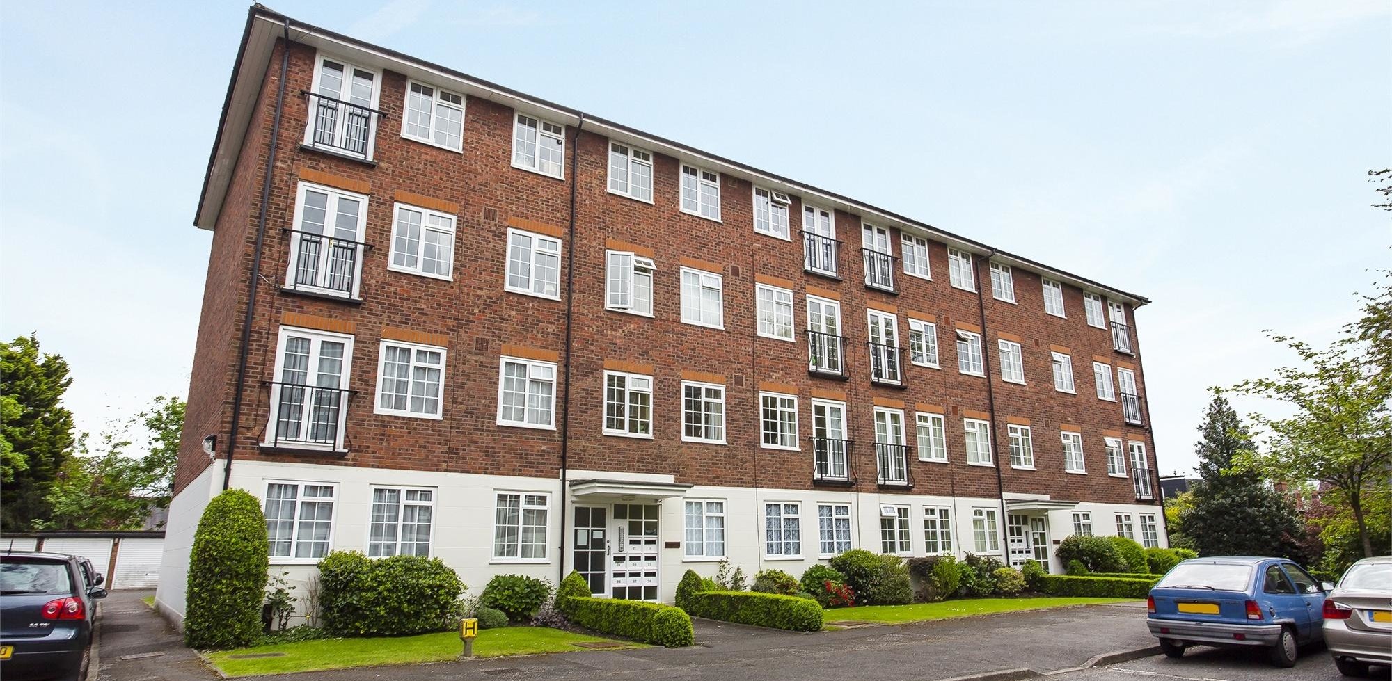 Flat To Rent in St Peters Way, Ealing