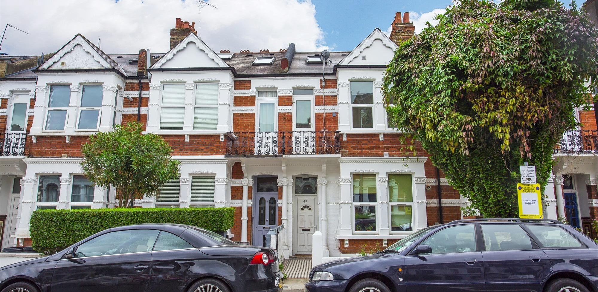 Flat To Rent in Stanlake Road, Shepherds Bush
