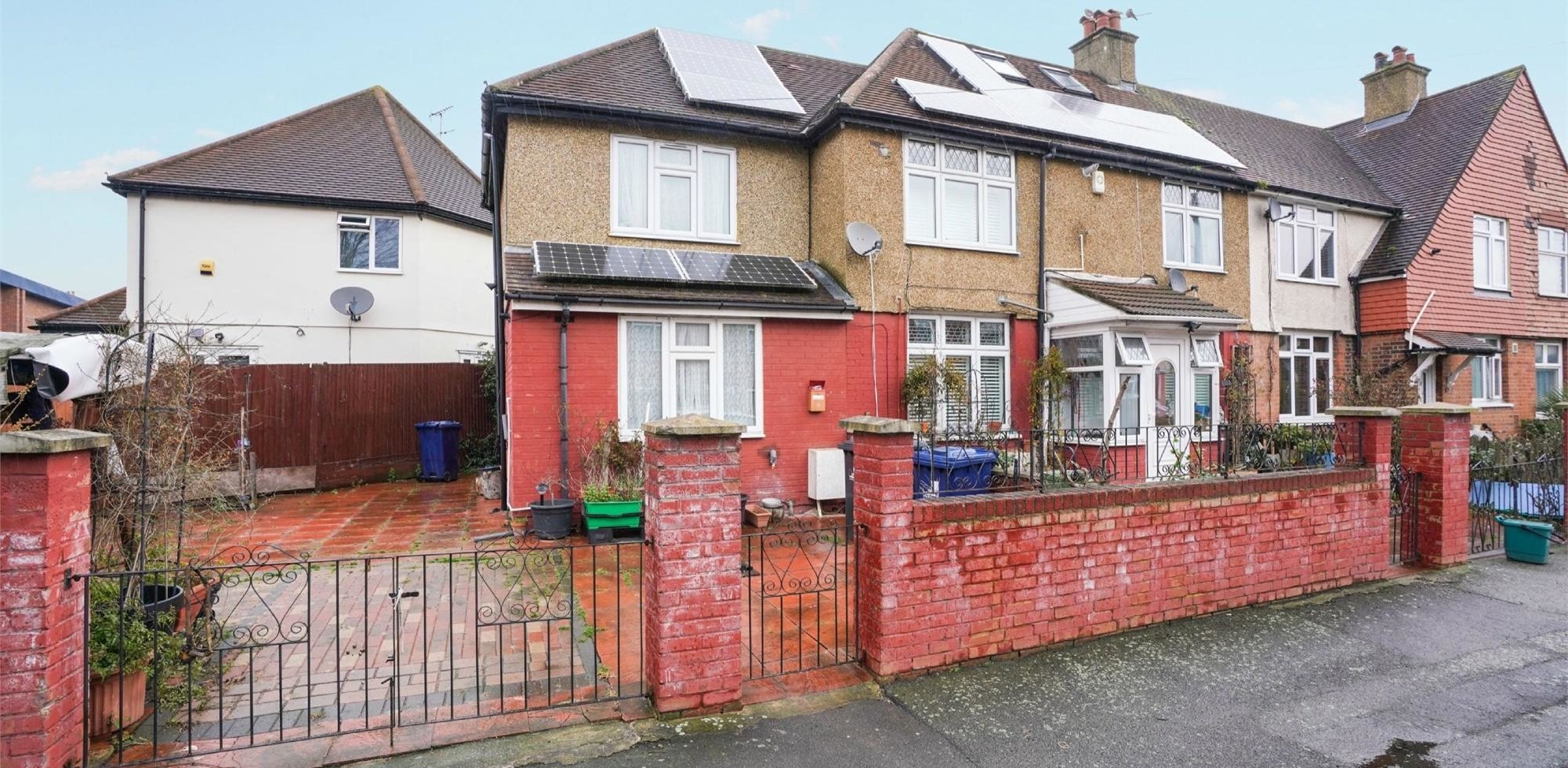House To Rent in Sycamore Avenue, Ealing