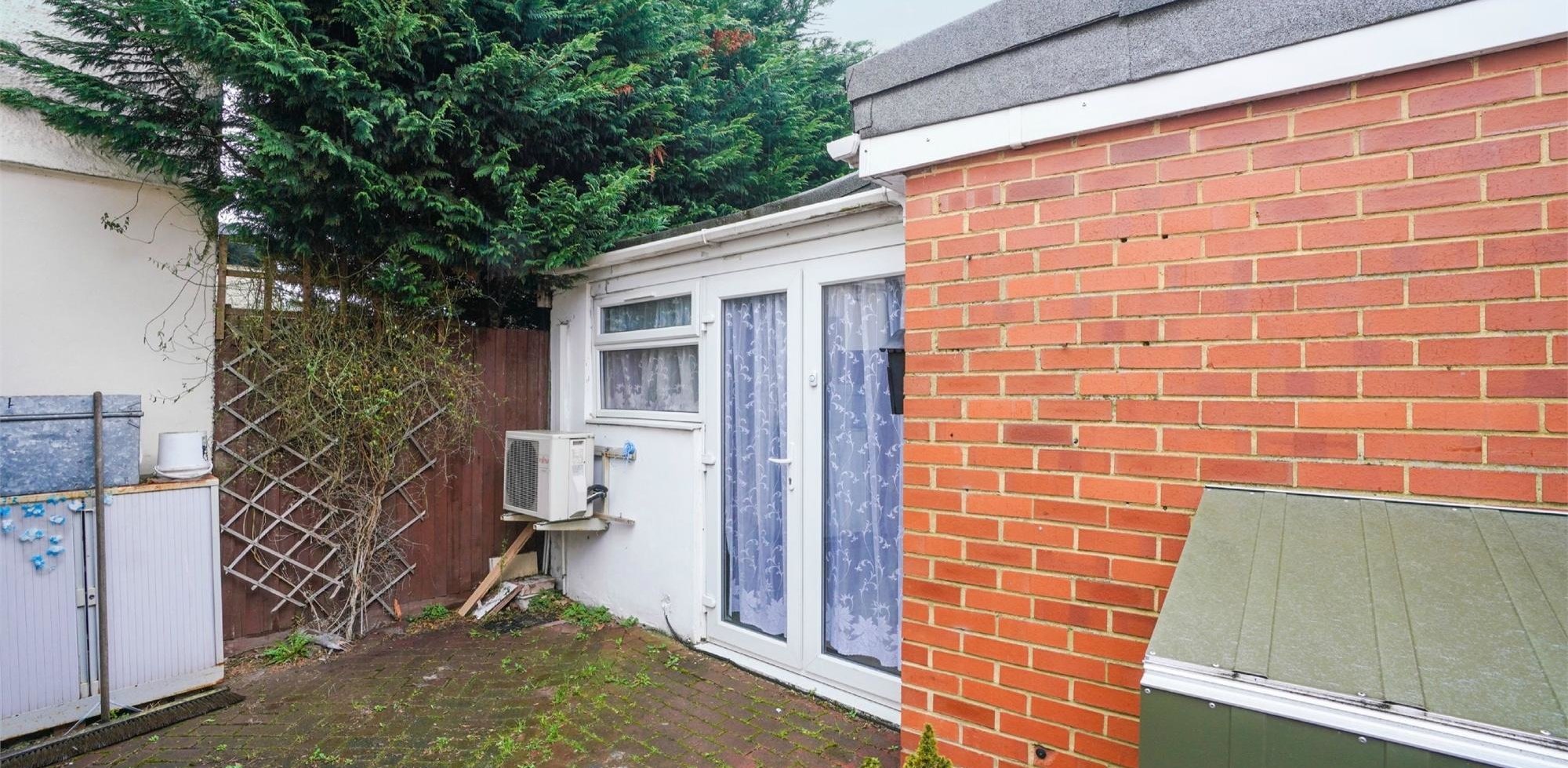 House To Rent in Sycamore Avenue, Ealing