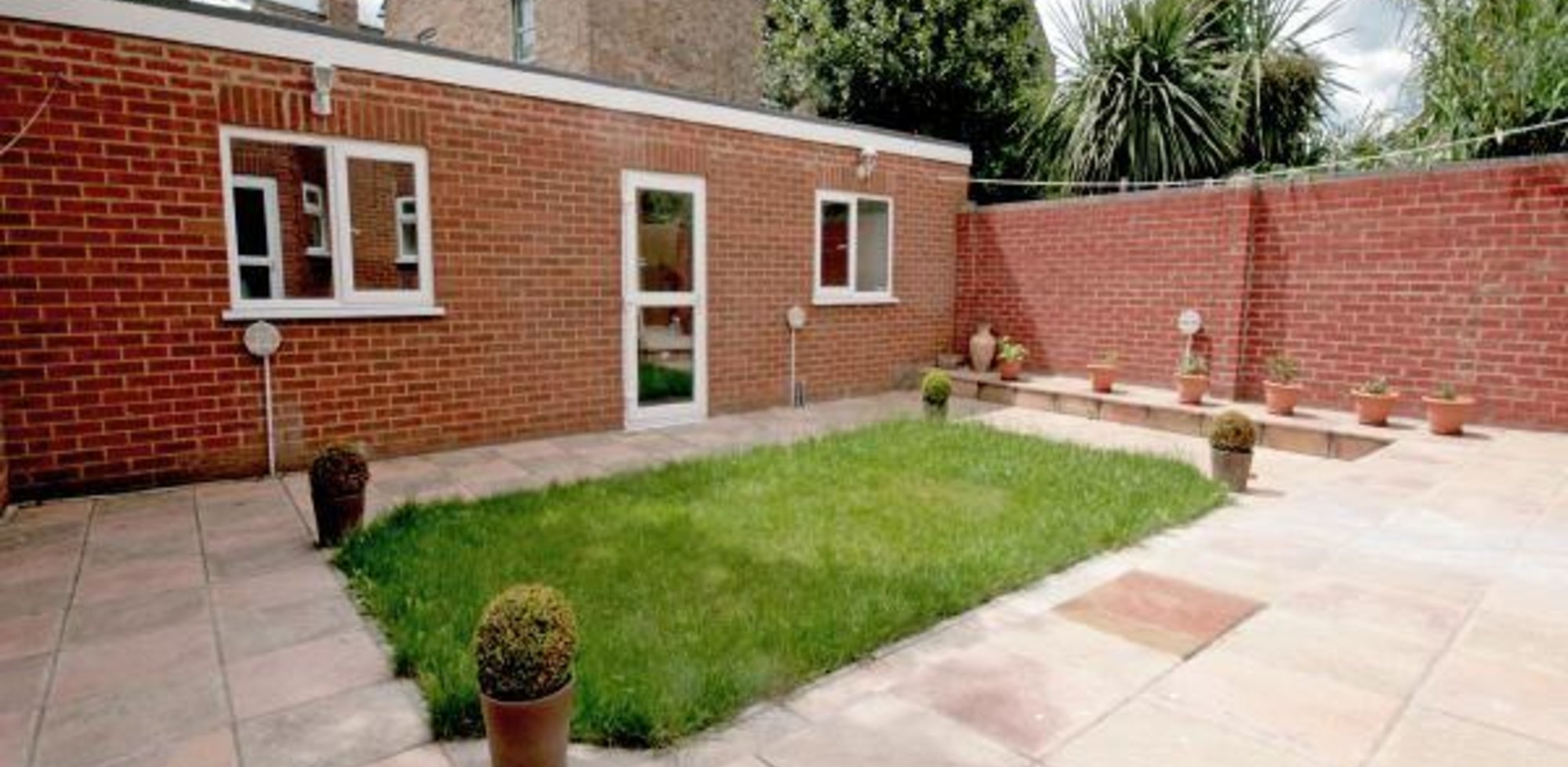 Flat To Rent in The Vale, Acton