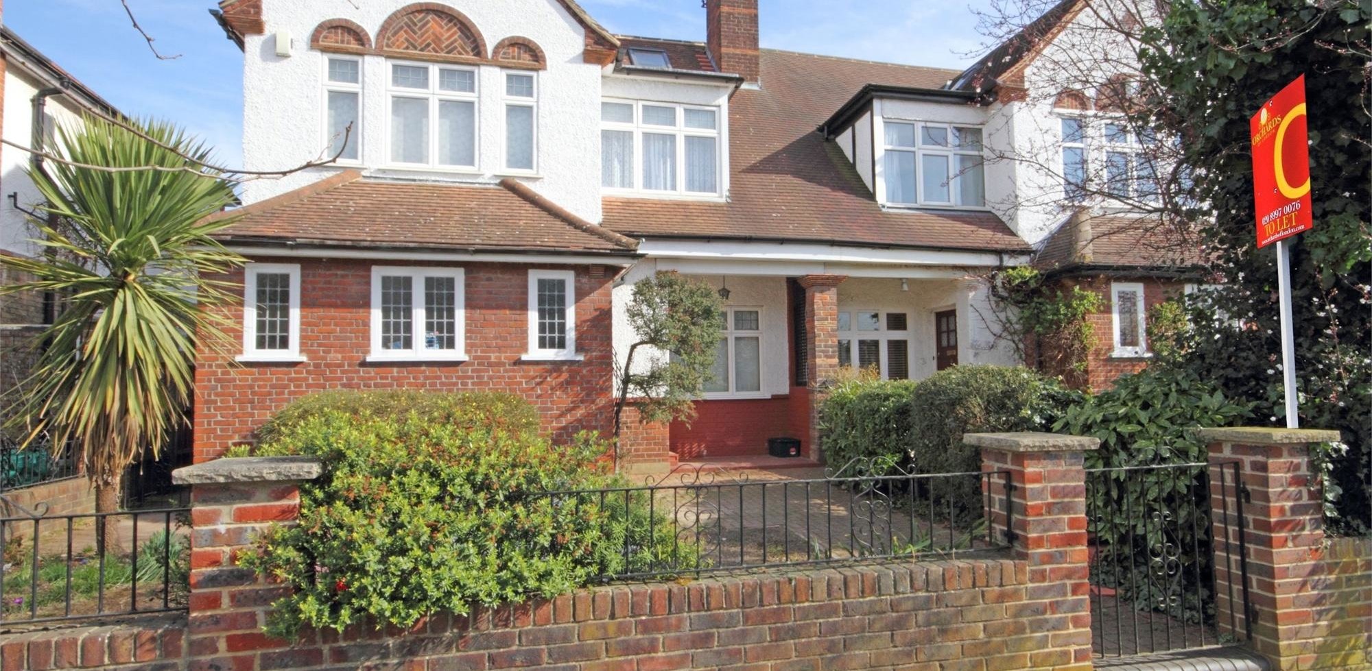 House To Rent in Tring Avenue, Ealing, W5