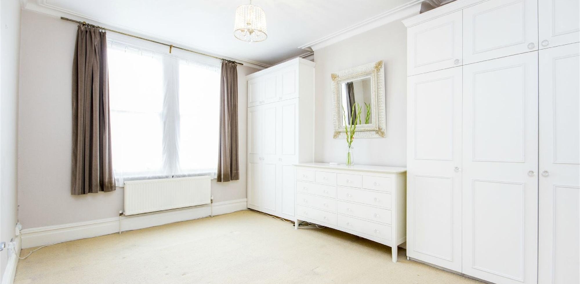 House To Rent in Wellesley Road, Chiswick