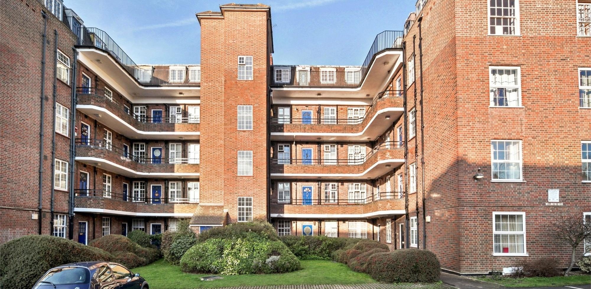 Flat To Rent in Wellington House, Western Avenue, Ealing Flat To Rent in Wellington House, Western Avenue, Ealing